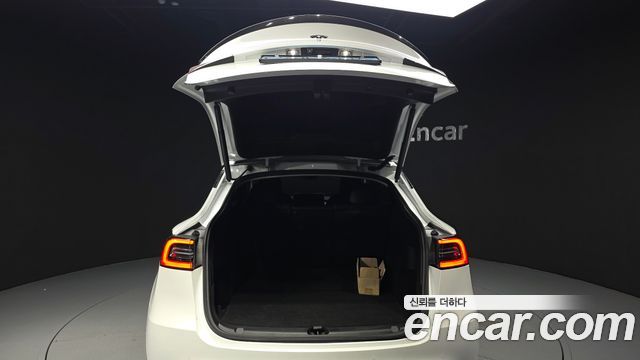 Tesla Model Y Long Range AWD 2021 — фото 24
