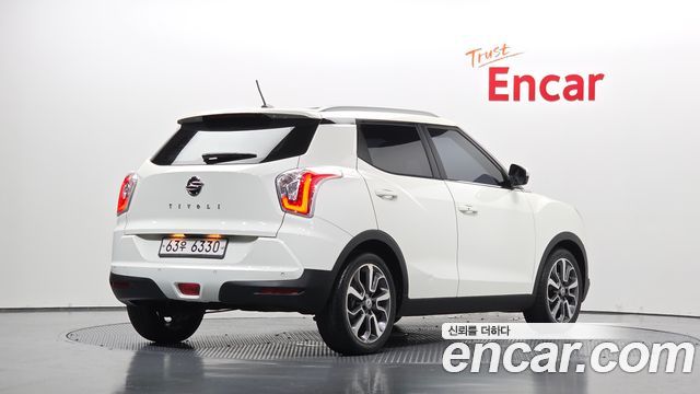 KG Mobility (SsangYong) Tivoli LX 2WD HI-DLX 2015 — фото 2