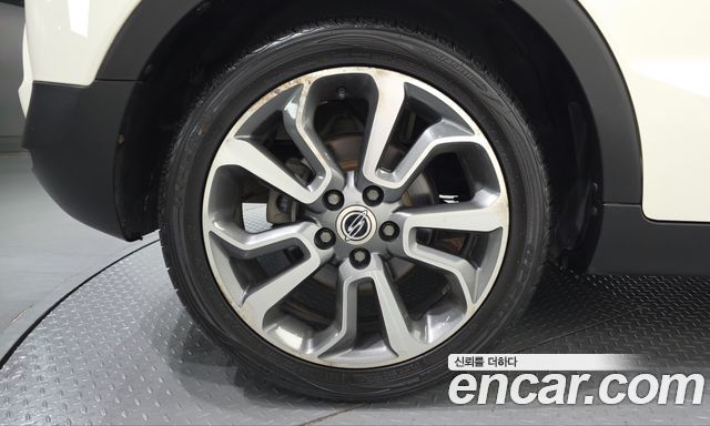 KG Mobility (SsangYong) Tivoli LX 2WD HI-DLX 2015 — фото 5