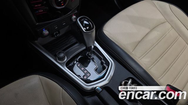 KG Mobility (SsangYong) Tivoli LX 2WD HI-DLX 2015 — фото 9
