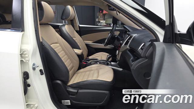 KG Mobility (SsangYong) Tivoli LX 2WD HI-DLX 2015 — фото 11