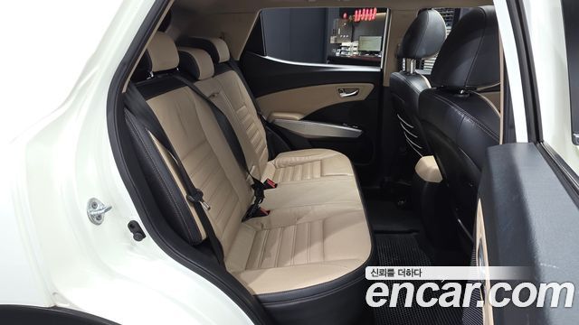 KG Mobility (SsangYong) Tivoli LX 2WD HI-DLX 2015 — фото 12