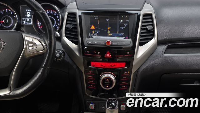 KG Mobility (SsangYong) Tivoli LX 2WD HI-DLX 2015 — фото 14