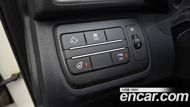 KG Mobility (SsangYong) Tivoli LX 2WD HI-DLX 2015 — фото 19