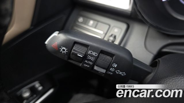 KG Mobility (SsangYong) Tivoli LX 2WD HI-DLX 2015 — фото 20