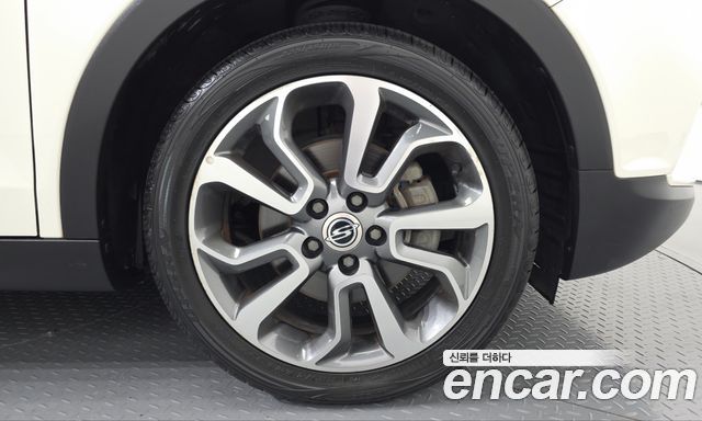 KG Mobility (SsangYong) Tivoli LX 2WD HI-DLX 2015 — фото 21