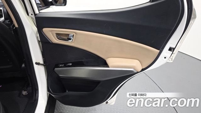 KG Mobility (SsangYong) Tivoli LX 2WD HI-DLX 2015 — фото 25