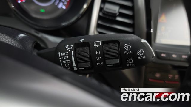 KG Mobility (SsangYong) Tivoli LX 2WD HI-DLX 2015 — фото 27