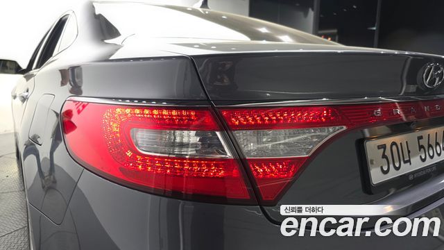 Hyundai Grandeur (HG) HG330 Celebrity 2012 — фото 23