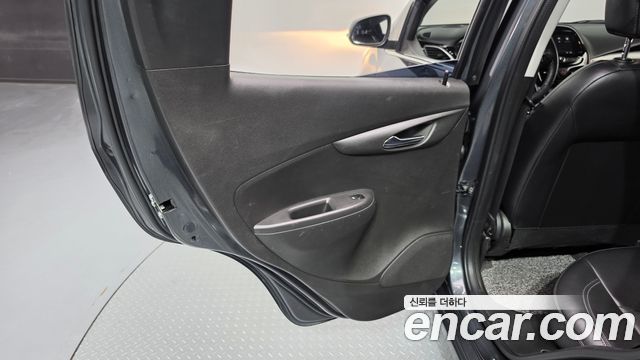 Chevrolet Spark Premier 2019 — фото 25