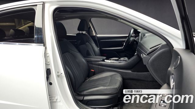Hyundai Sonata (DN8) 2.0 Premium 2020 — фото 12
