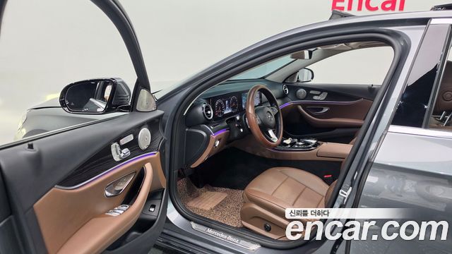 Mercedes-Benz E-Class (W213) E300 4MATIC Avnatgarde 2017 — фото 10
