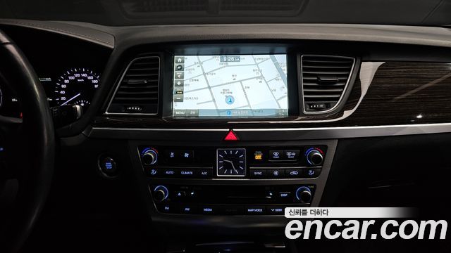 Genesis G80 3.3 GDI AWD Premium Luxury 2018 — фото 13