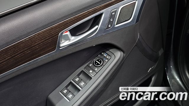 Genesis G80 3.3 GDI AWD Premium Luxury 2018 — фото 16
