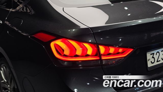 Genesis G80 3.3 GDI AWD Premium Luxury 2018 — фото 23