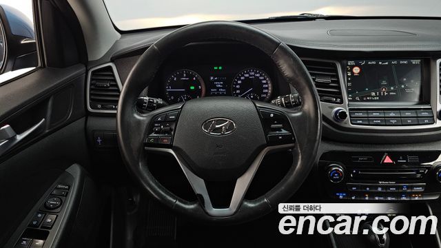 Hyundai Tucson Diesel 2.0 2WD Modern 2016 — фото 13