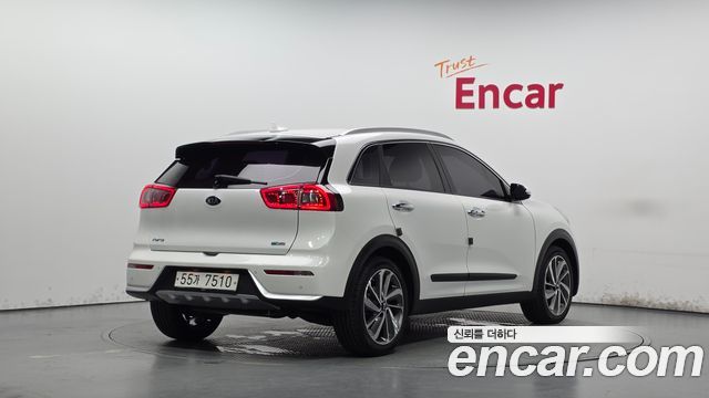 Kia Niro Prestige 2018 — фото 2