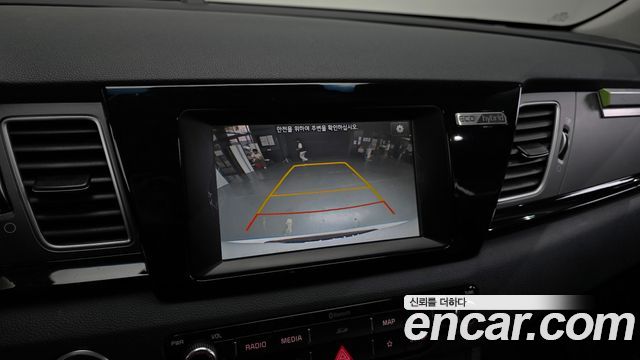Kia Niro Prestige 2018 — фото 15