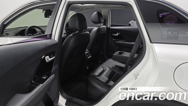 Kia Niro Prestige 2018 — фото 26