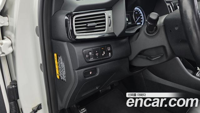 Kia Niro Prestige 2018 — фото 27