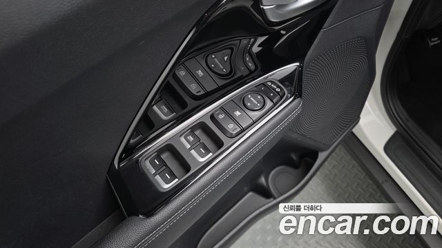 Kia Niro Prestige 2018 — фото 28