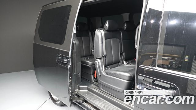 Hyundai Staria Tourer 11-Seater Modern 2022 — фото 12