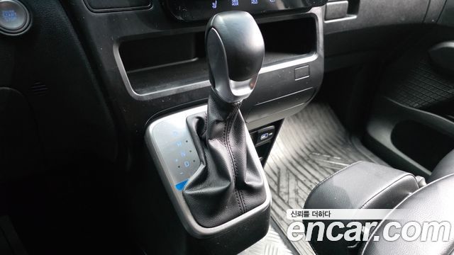 Hyundai Staria Cargo 3-Seater Modern 2022 — фото 9