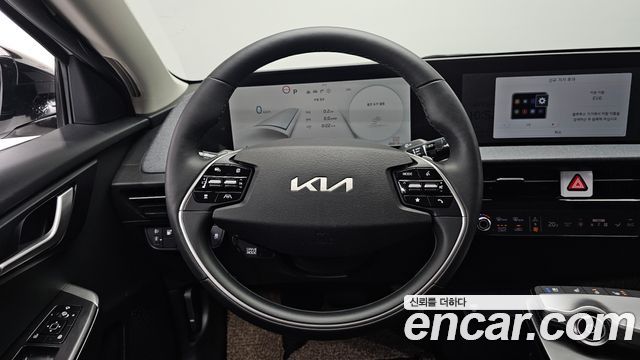 Kia EV6 Long Range Light 2023 — фото 13