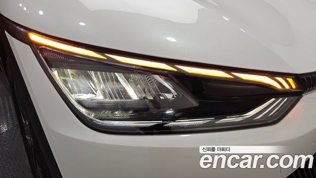 Kia EV6 Long Range Light 2023 — фото 22