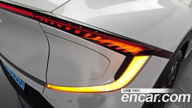 Kia EV6 Long Range Light 2023 — фото 23