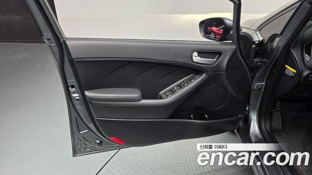 Kia K3 Trendy Style 2018 — фото 30