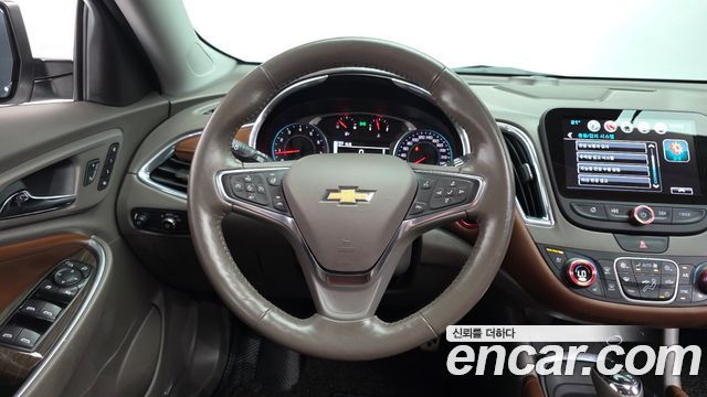 Chevrolet Malibu 2.0 Turbo LTZ Premium 2017 — фото 17