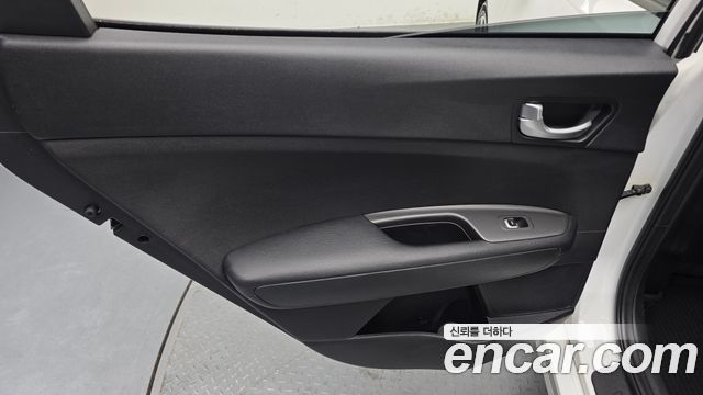 Kia K5 (II) 2.0 MX Style Edition 2018 — фото 25