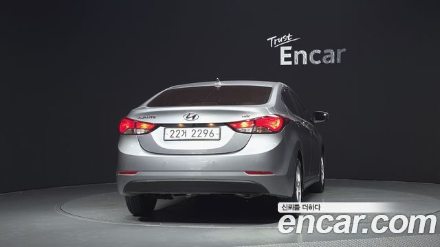 Hyundai Avante 1.6 GDi Smart Standard 2015 — фото 4