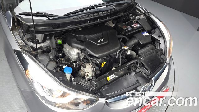Hyundai Avante 1.6 GDi Smart Standard 2015 — фото 6