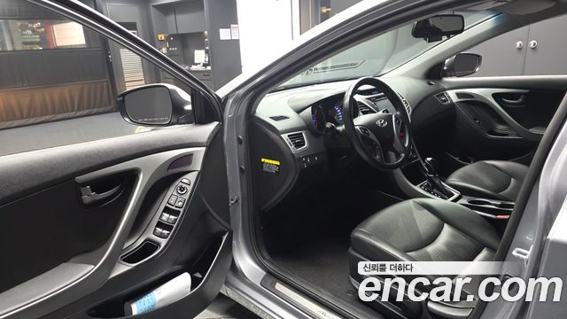 Hyundai Avante 1.6 GDi Smart Standard 2015 — фото 10