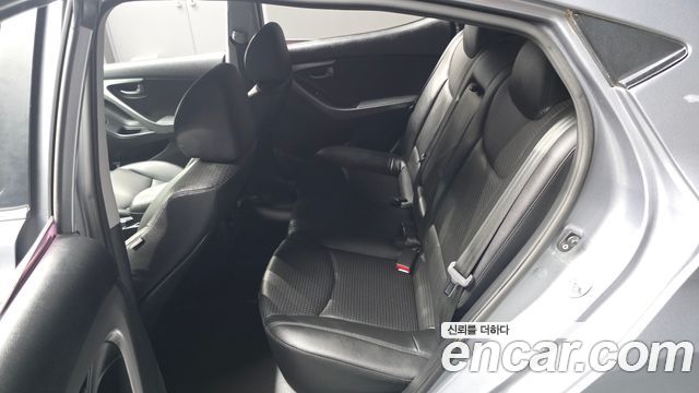 Hyundai Avante 1.6 GDi Smart Standard 2015 — фото 11