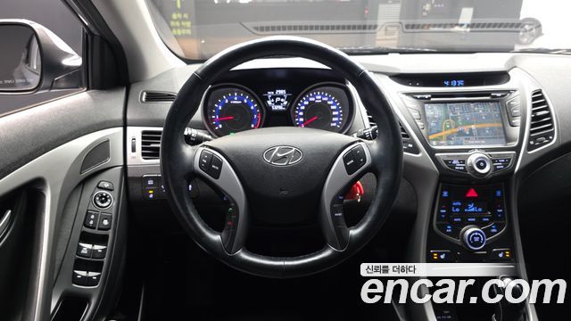 Hyundai Avante 1.6 GDi Smart Standard 2015 — фото 13