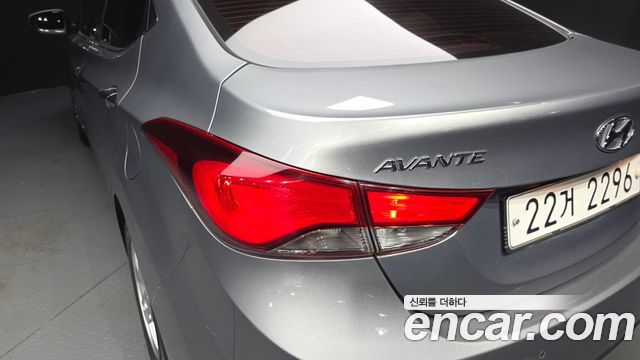 Hyundai Avante 1.6 GDi Smart Standard 2015 — фото 23