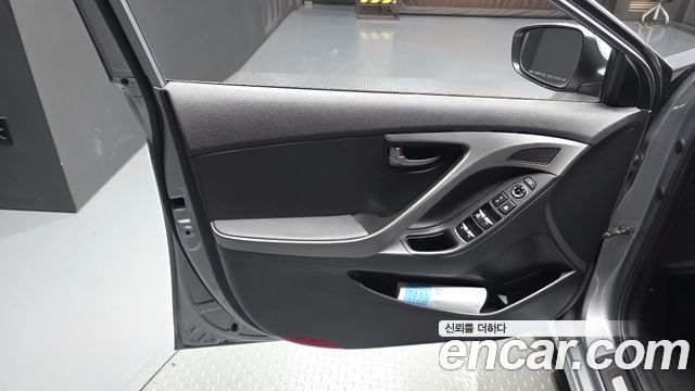 Hyundai Avante 1.6 GDi Smart Standard 2015 — фото 24