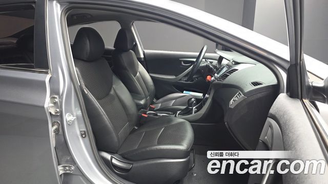 Hyundai Avante 1.6 GDi Smart Standard 2015 — фото 26