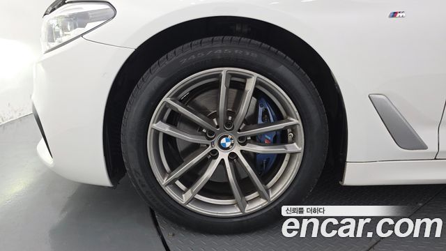 BMW 5 Series (G30) 530i xDrive M Sport Package Plus 2018 — фото 5