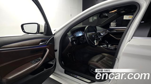 BMW 5 Series (G30) 530i xDrive M Sport Package Plus 2018 — фото 10