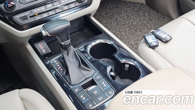 Kia Carnival Gasoline 9-Seater Noblesse Special 2019 — фото 9