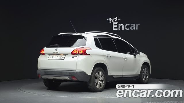 Peugeot 2008 1.6 e-HDi Feline L 2015 — фото 2