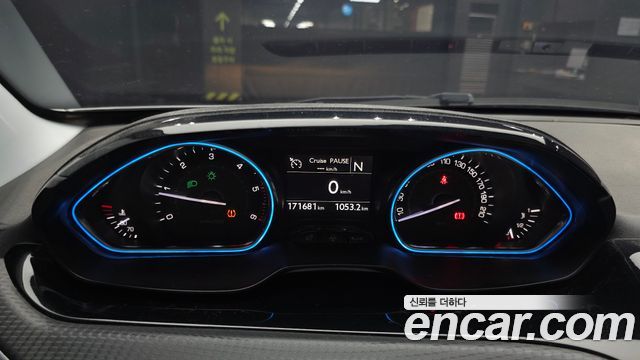 Peugeot 2008 1.6 e-HDi Feline L 2015 — фото 8