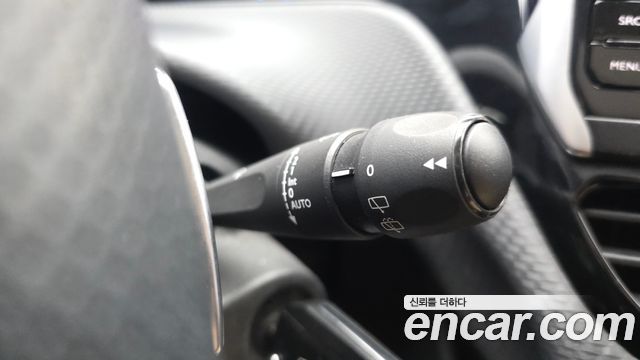 Peugeot 2008 1.6 e-HDi Feline L 2015 — фото 18
