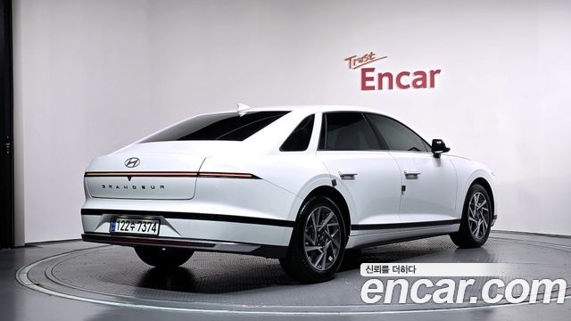 Hyundai Grandeur (GN7) 2,5 Gasoline 2WD Premium 2025 — фото 2