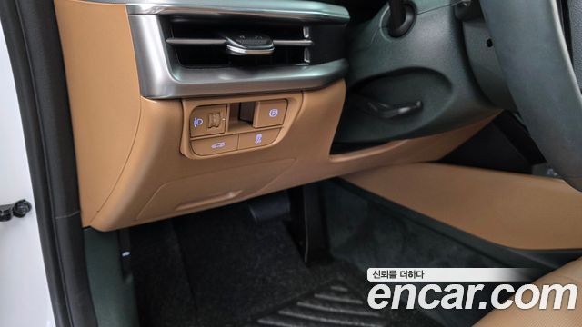 Hyundai Grandeur (GN7) 2,5 Gasoline 2WD Premium 2025 — фото 18
