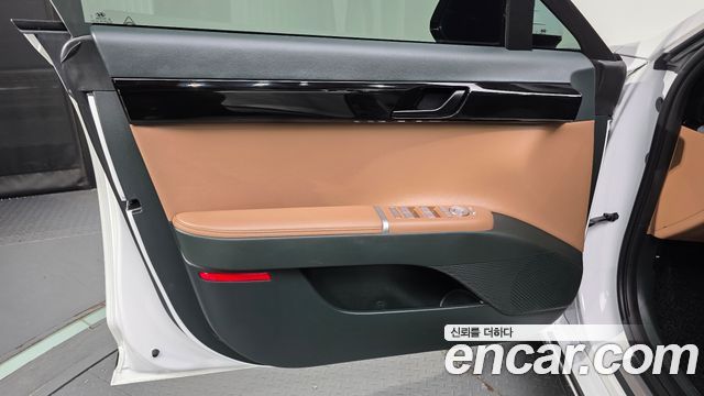 Hyundai Grandeur (GN7) 2,5 Gasoline 2WD Premium 2025 — фото 24